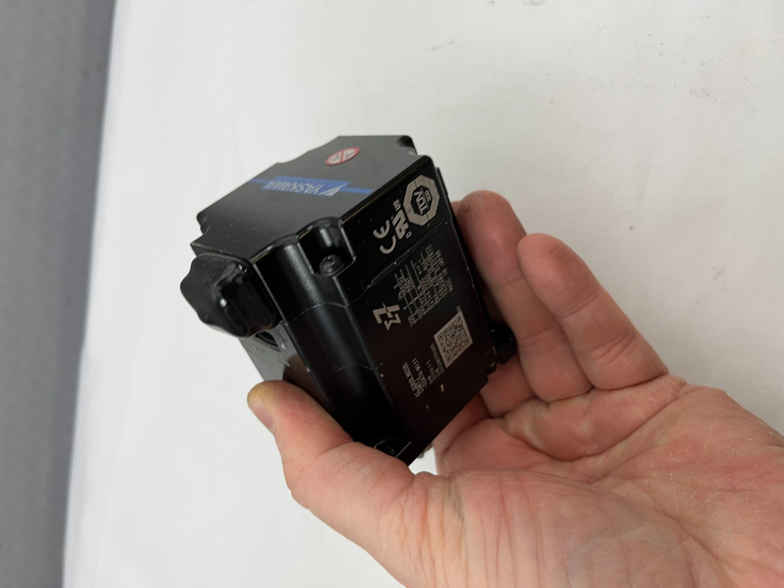 Yaskawa SGM7J-02A7A-M111 AC Servo Motor 200V 0.2kW 0.637Nm Sigma-7 Tested Used