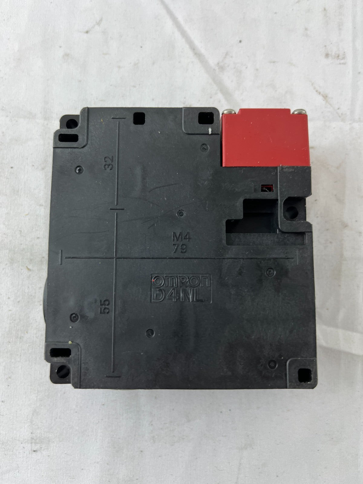 NEW Omron D4NL-1CFG-B Guard Lock Safety Switch 24VDC Solenoid 1300N Japan