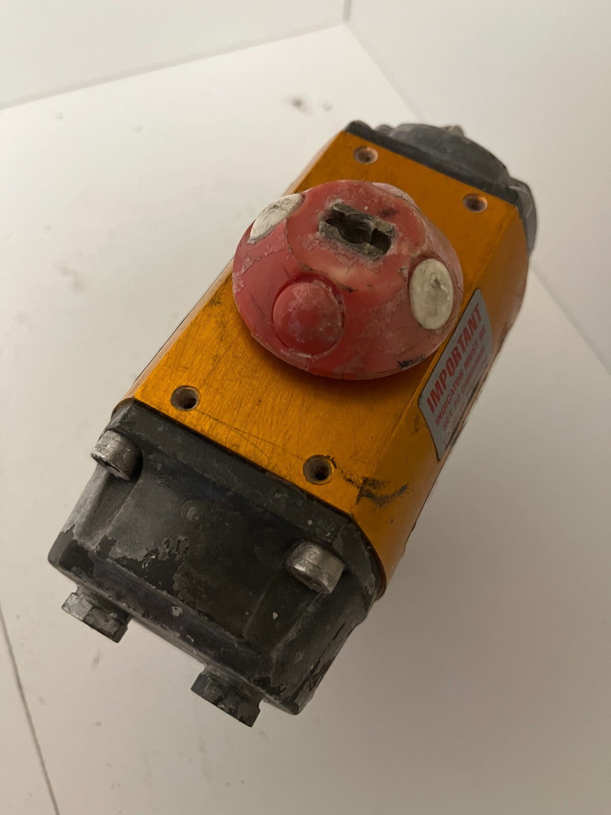 Norbro 40R Pneumatic Actuator 10-RDA40-1SD1E0-C w/ Valve - Used, Working