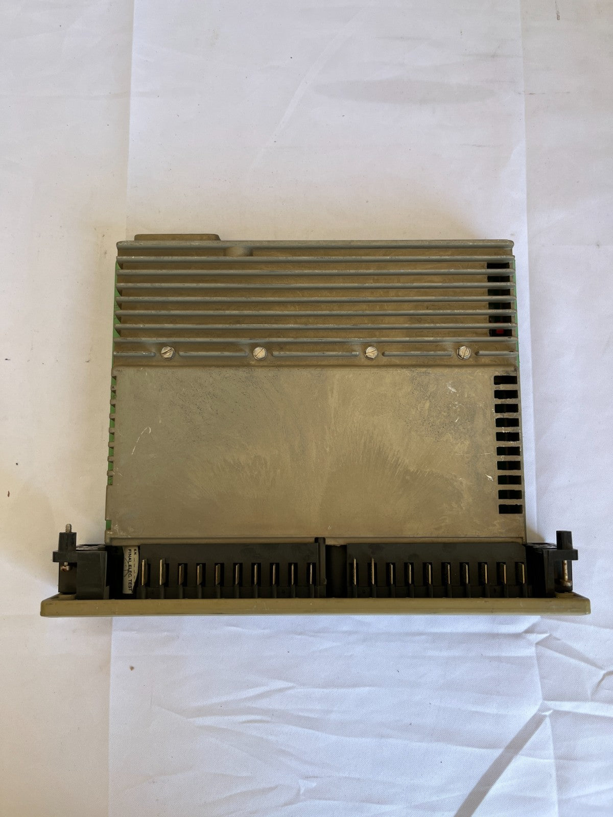 Gould Modicon AS-B825-016 24VDC True High 16 Point Input Module Used