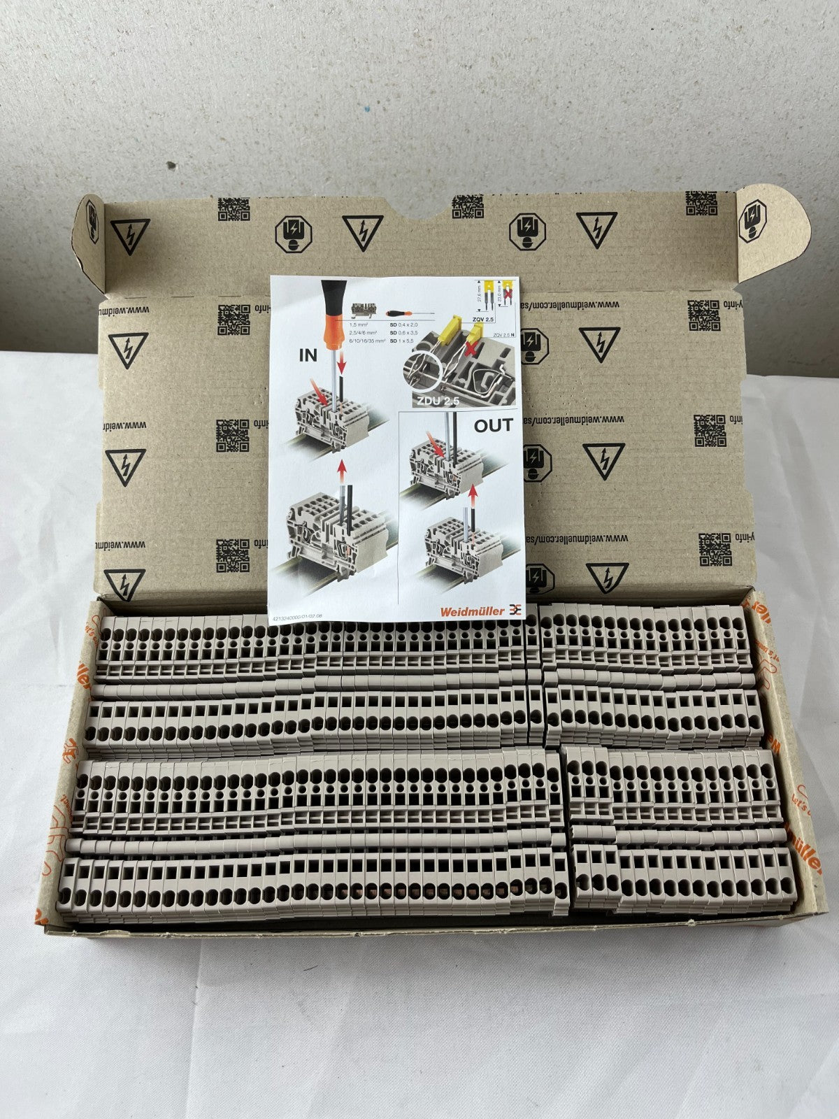 Weidmuller ZDU 2.5 Terminal Block NEW Box 100pcs 600V 27A DIN Rail Made Germany
