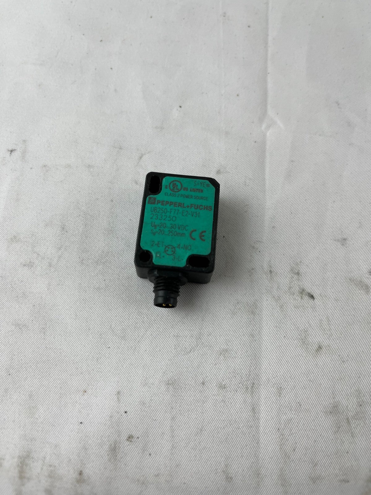 Pepperl+Fuchs UB250-F77-E2-V31 Ultrasonic Sensor 20-30VDC Used Spare Unit