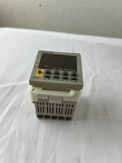 Omron H7CL-AD-500 Electronic Counter NEW 4-Digit LED DIN 48x48mm Japan NEW