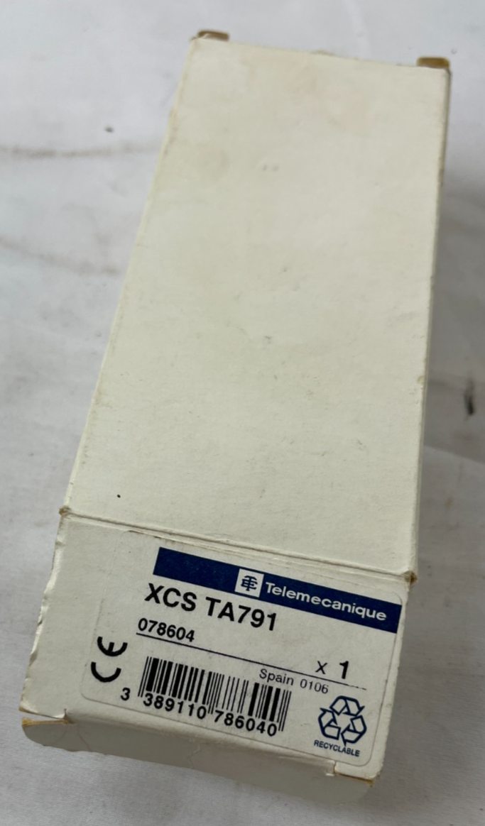 Telemecanique XCS TA791 Safety Limit Switch Head 078604 New Old Stock