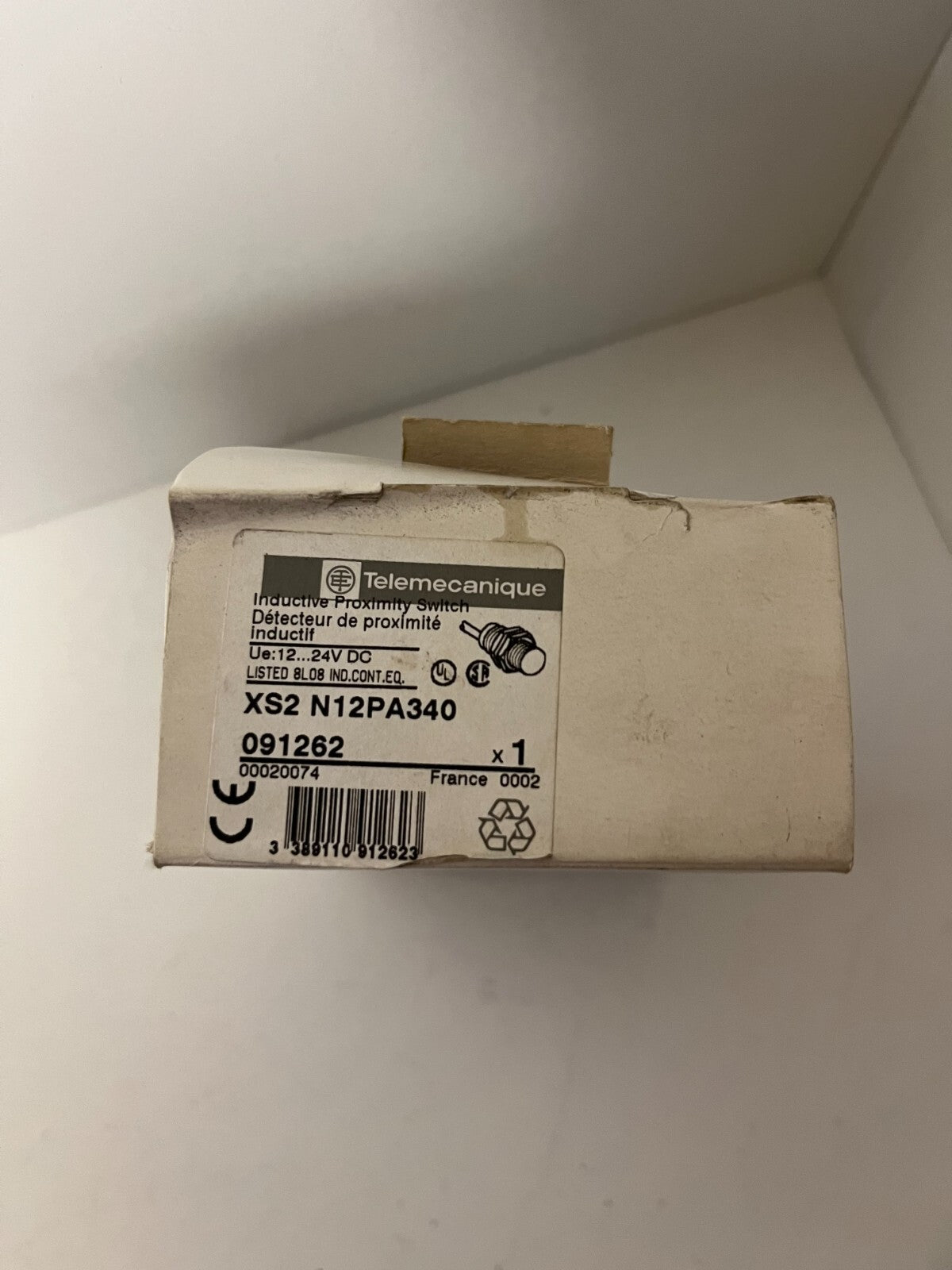 Telemecanique XS2N12PA340 Inductive Proximity Sensor 12-24V DC New Open Box