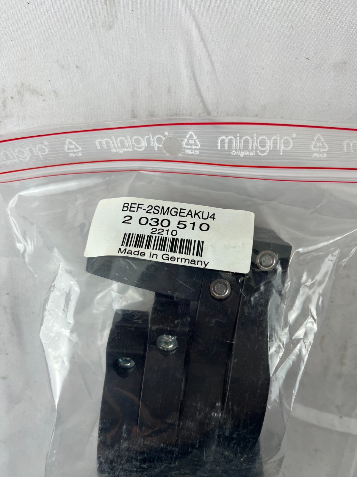 SICK BEF-2SMGEAKU4 Mounting Bracket Kit 2030510 Rotatable Swivel 4pc Germany NEW