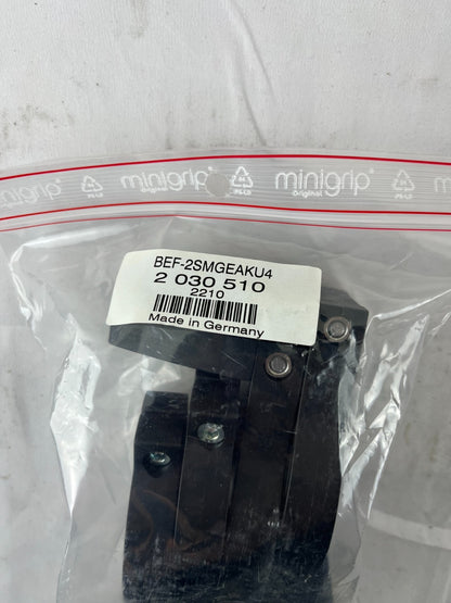 SICK BEF-2SMGEAKU4 Mounting Bracket Kit 2030510 Rotatable Swivel 4pc Germany NEW
