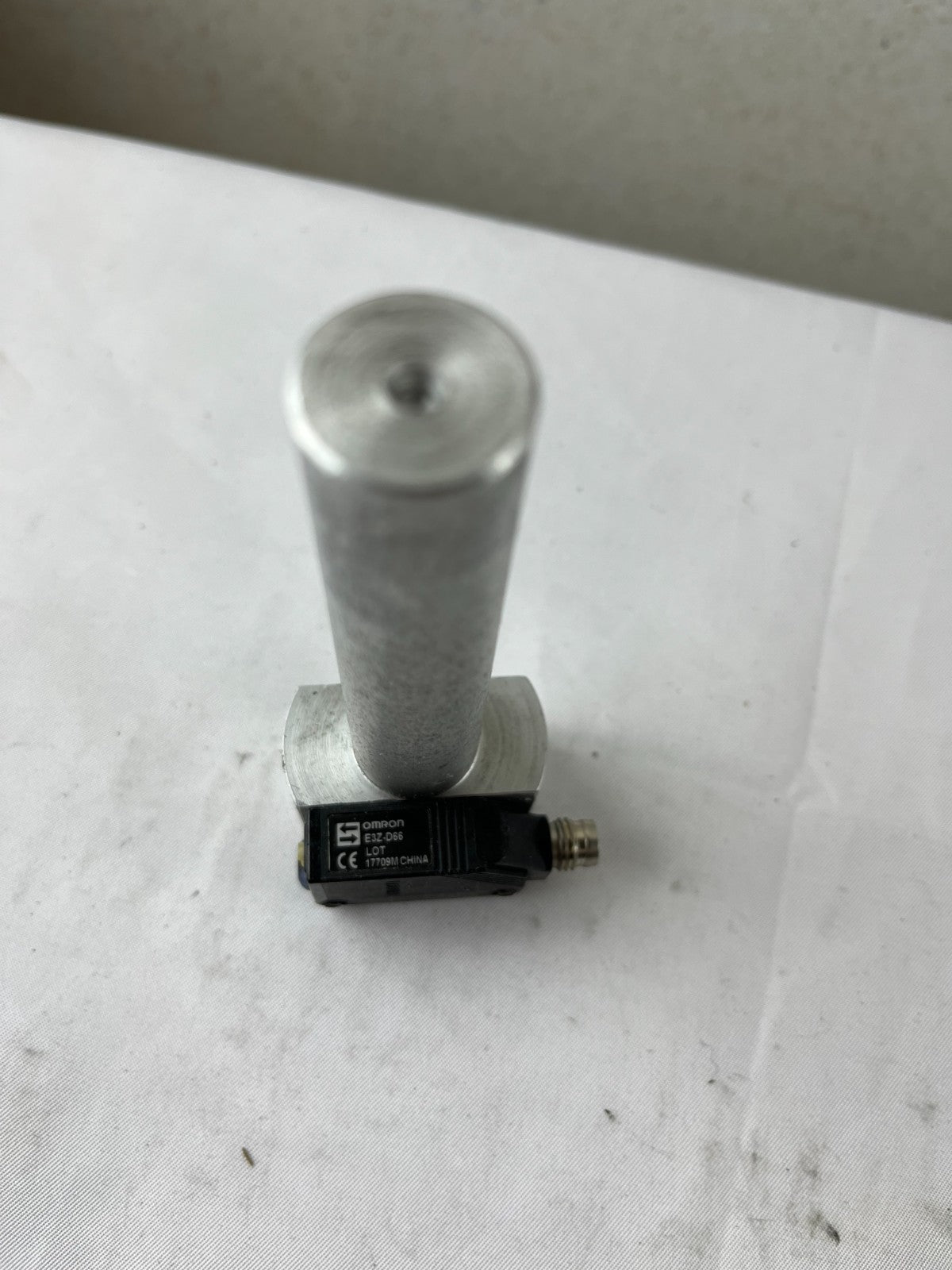 Omron E3Z-D66 Photoelectric Sensor M8 Used w/ Mounting Bracket Spare Unit