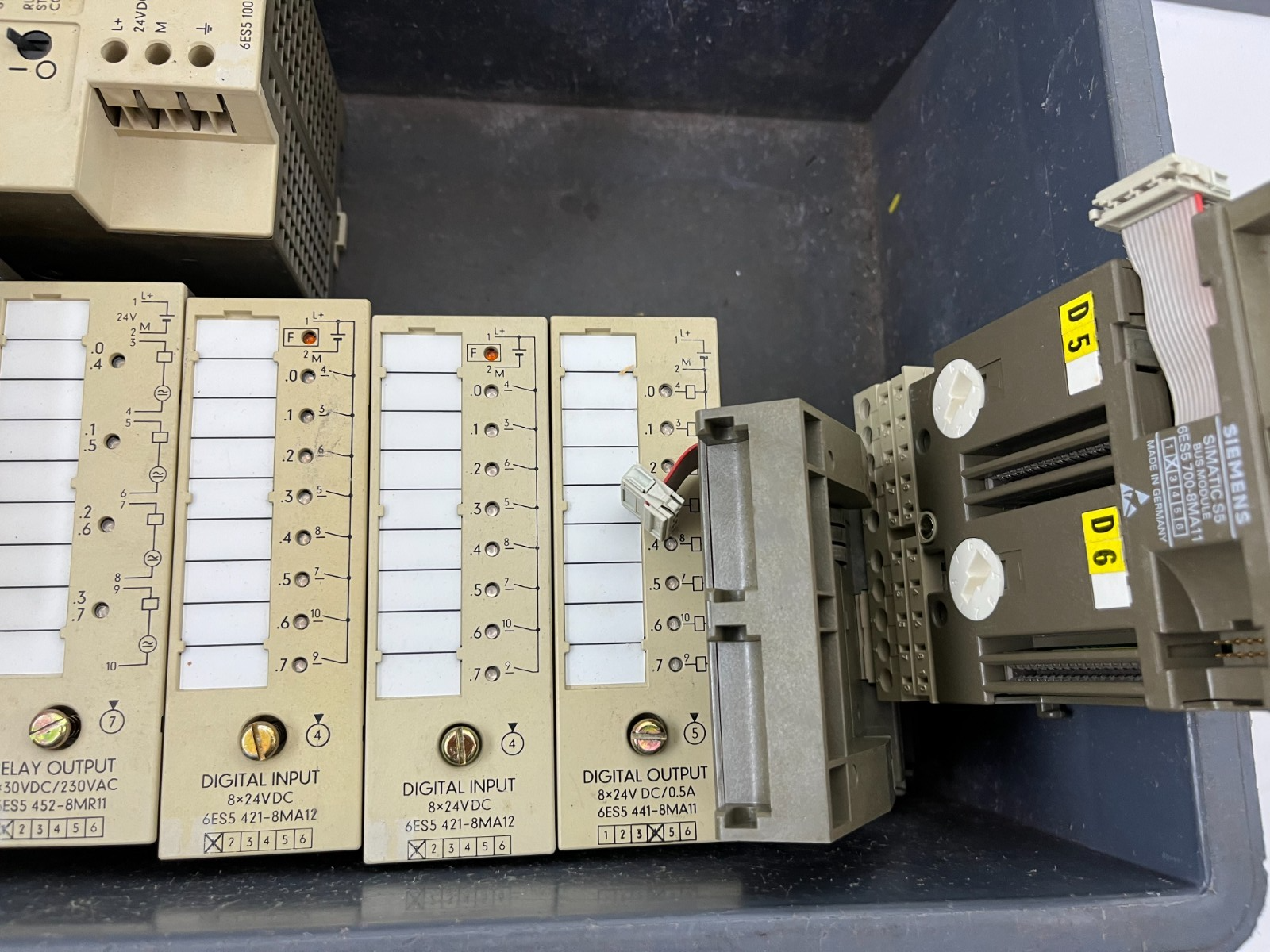 Siemens S5-100U CPU 100 PLC Bundle Power Supply, Bus, Digital/Relay I/O Modules