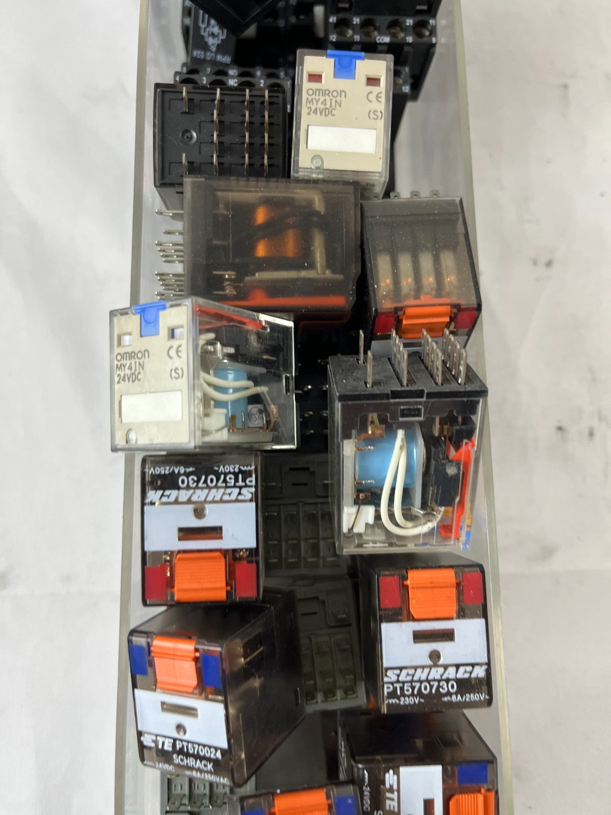 Schrack PT570024 PT570730 Relay Lot 24VDC 230VAC Mixed Used Bundle Spare Units