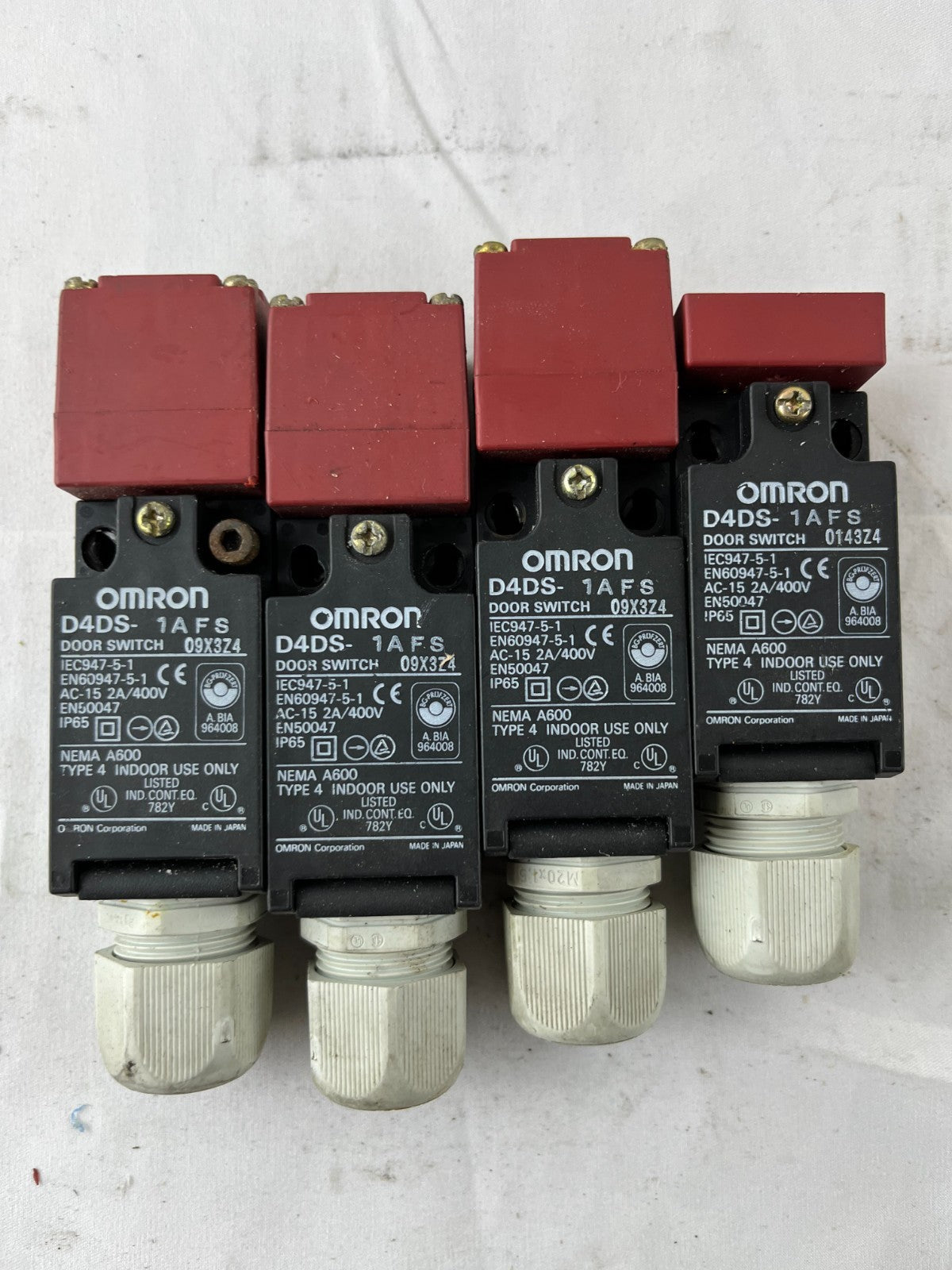 LOT 4x Omron D4DS-1AFS Safety Door Switches USED WORKING Japan IEC947-5-1