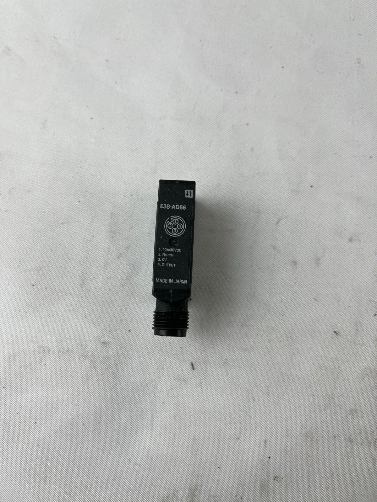 Omron E3S-AD66 Photoelectric Sensor 10-30VDC M12 Used Spare Unit