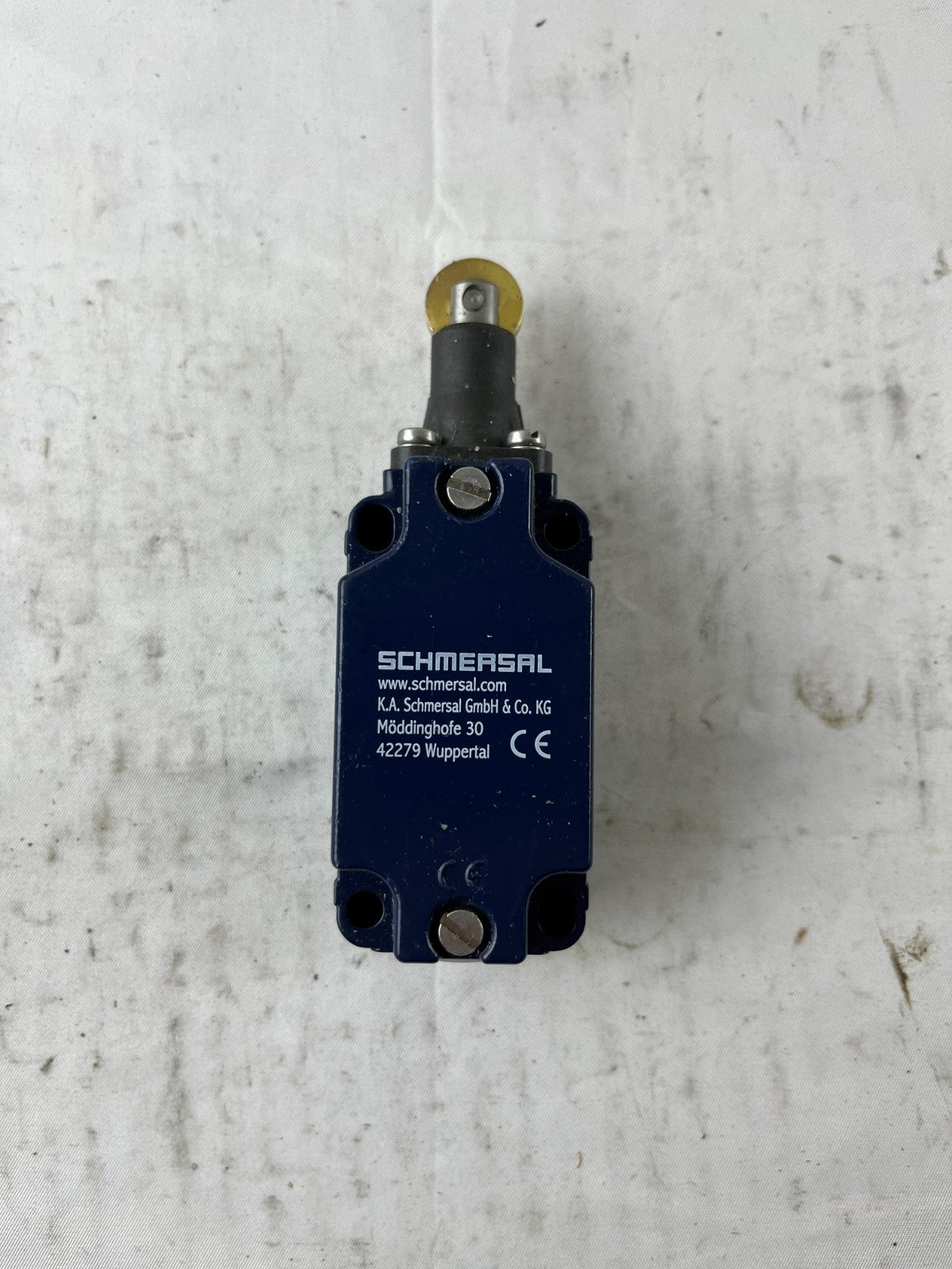 Schmersal Compact Roller Plunger Limit Switch Blue Housing Used Spare Unit