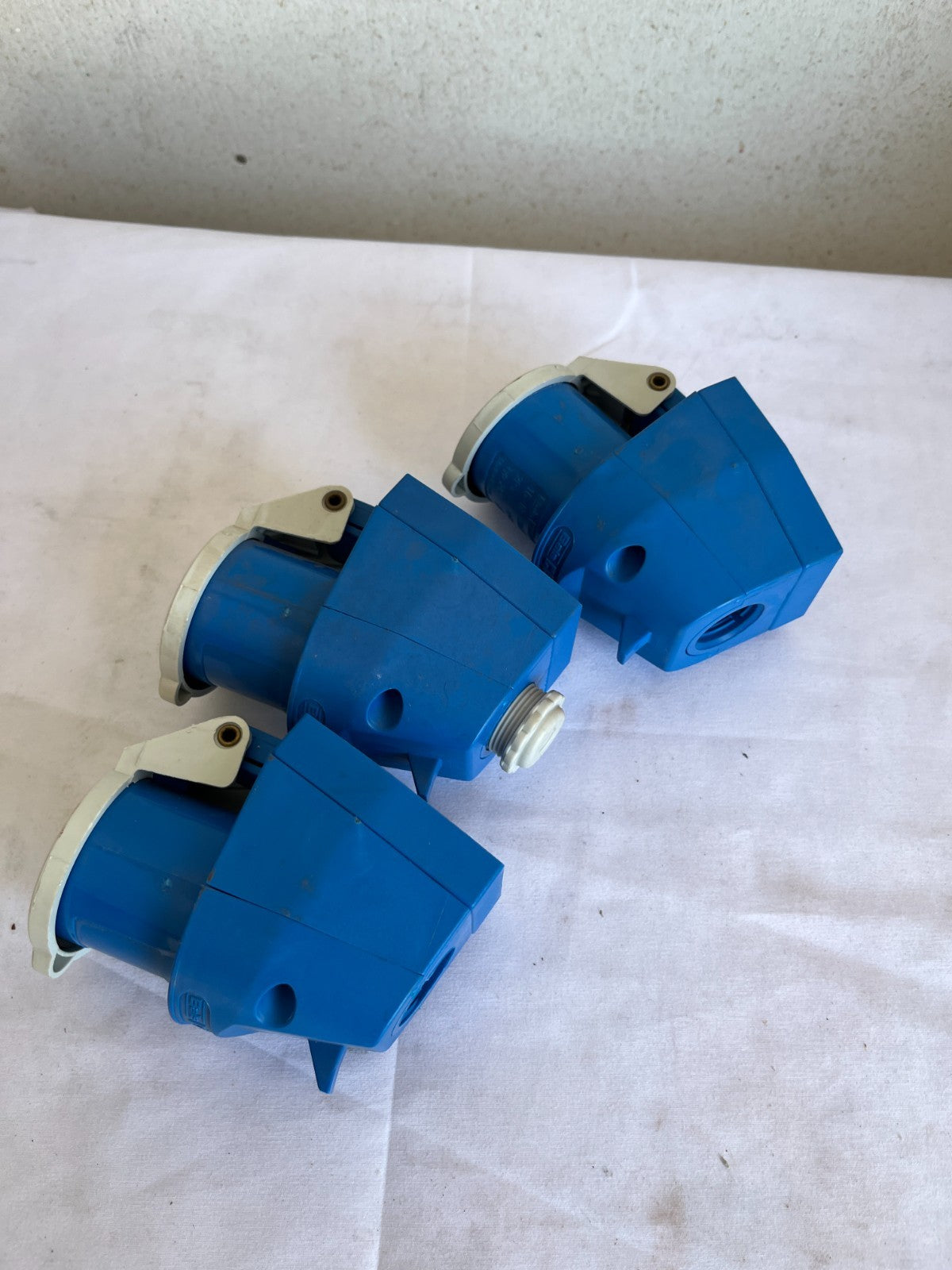 Bals CEE Norm Typ 242 16A 200-250V IP44 2P+E Sockets New 3 Pcs Spare Units