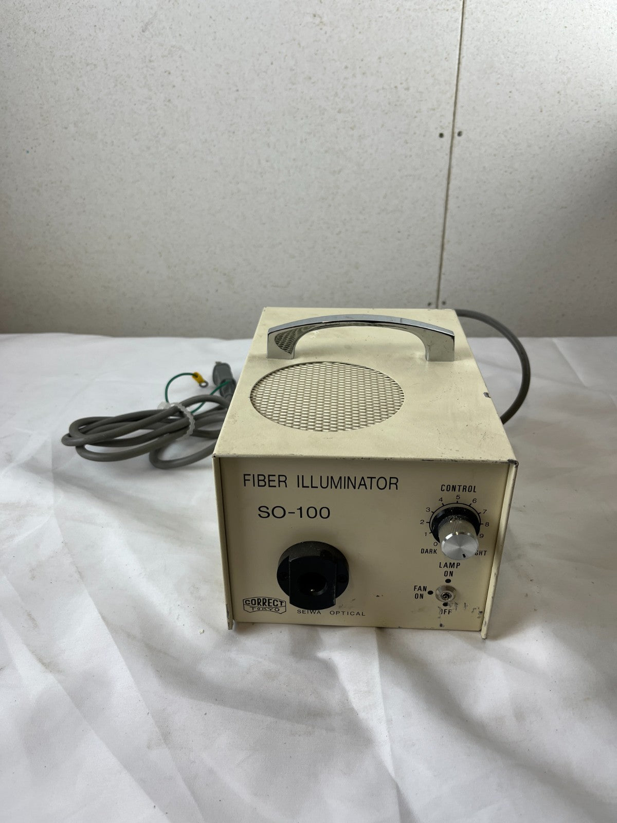 Seiwa Optical SO-100 Fiber Illuminator 100W Microscope Light Source Japan Used