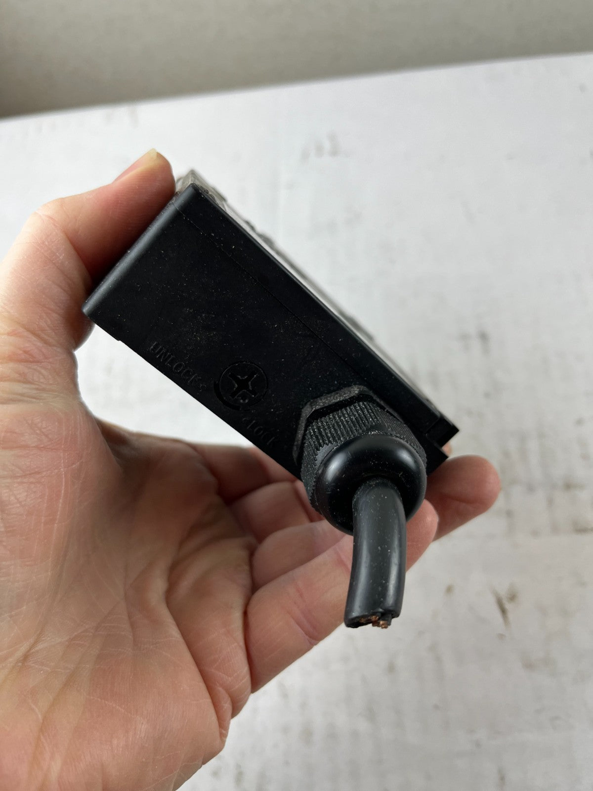 Omron D4NL-4EFG-B Guard Lock Safety Door Switch 24VDC 1300N IP67 Used Spare