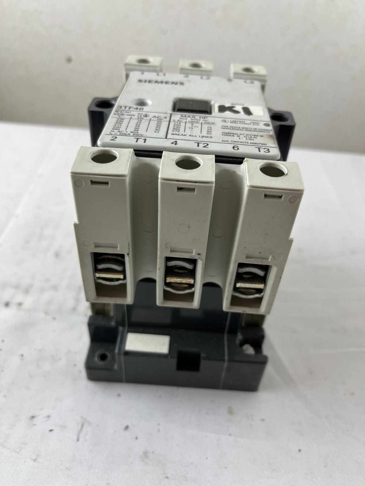 Siemens 3TF46 22-0AP0 World Series Power Contactor 3-Pole 45A 600V 110/120V Coil