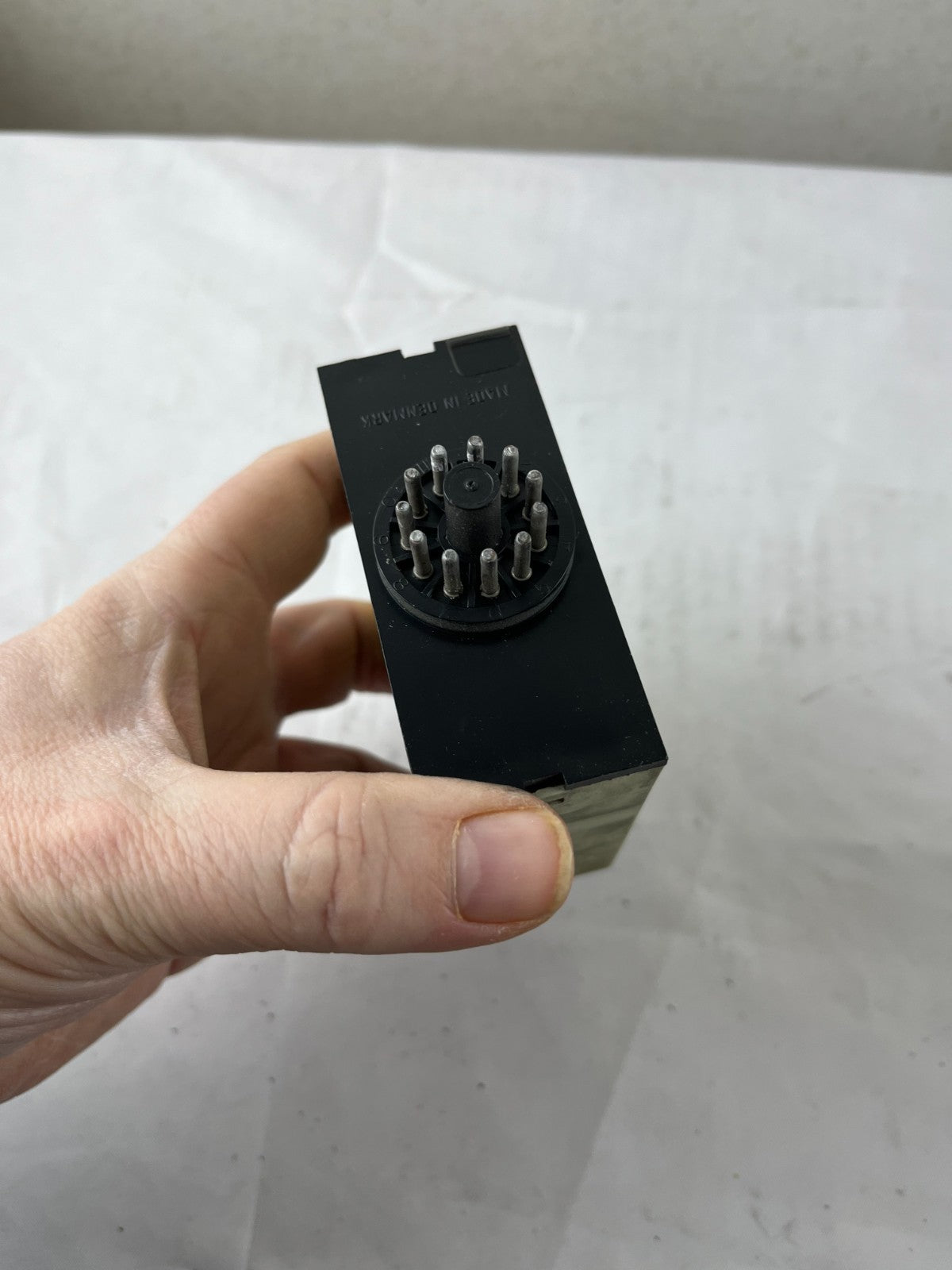 Electromatic SV150 220 Dual Level Relay 220VAC Oil Granulates Capacitive VR