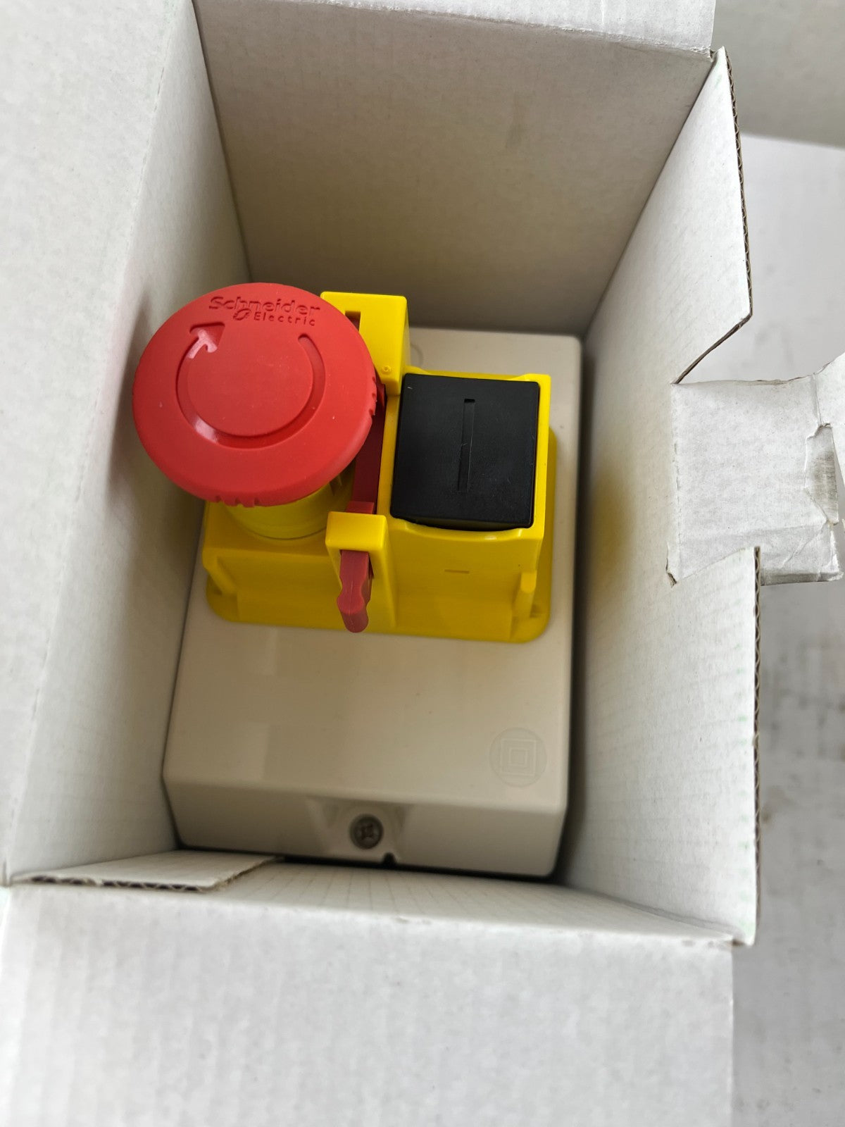 Schneider Electric GV2 MCK04 Enclosure Push Button IP55 TeSys New Unit