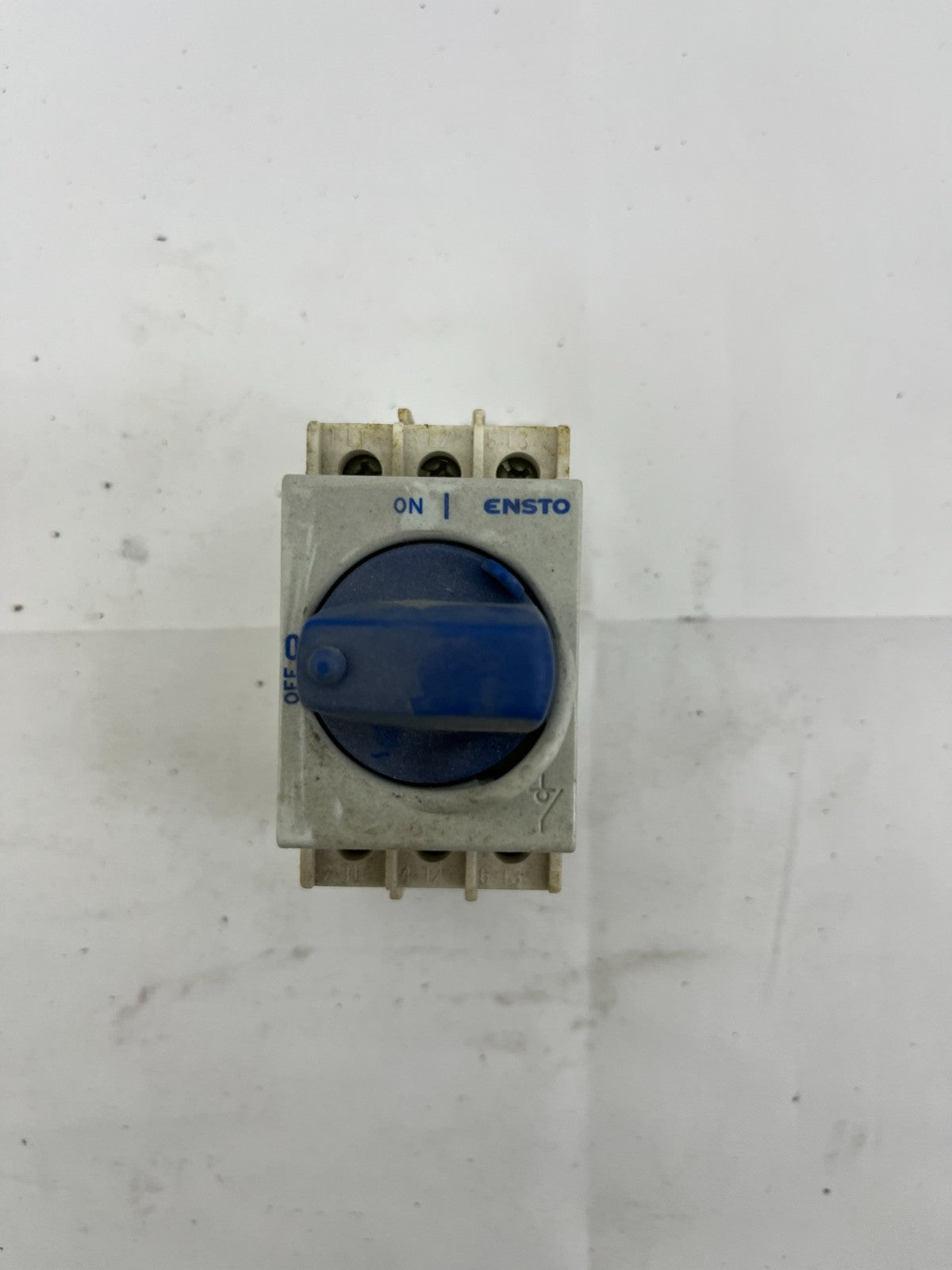 NEW Ensto KS3.25 3-Pole 25A Rotary Load Break Switch DIN Rail/Panel Mount Boxed