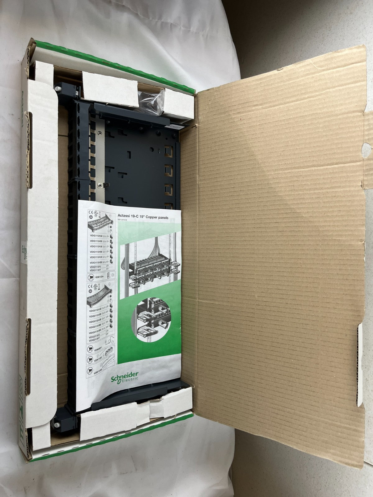 Schneider Electric Actassi 19-C Patch Panel Sliding 19" 1U 24 Port UTP Empty NEW