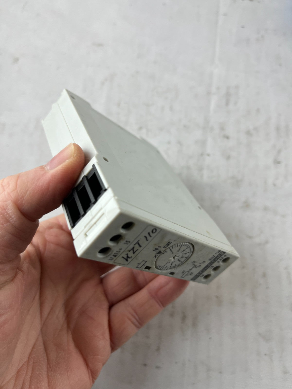 Schleicher NGZ 110 Timer Relay 230-240VAC 0.5-10s DIN Rail Used Spare Unit
