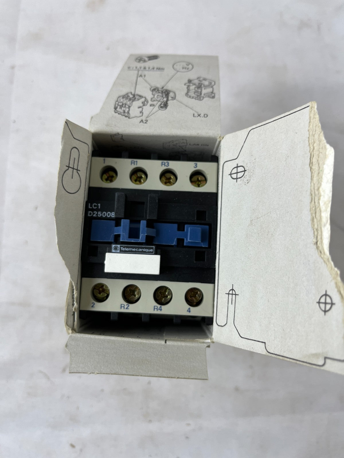 Telemecanique LC1D25008M7 Contactor 4-Pole 40A AC-1 2NO/2NC 220–240V AC Coil New