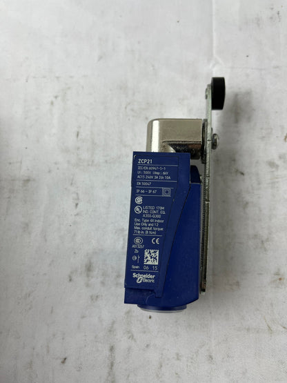 Telemecanique XCKP2145P16 Limit Switch Roller Lever IP67 240VAC 3A NEW Spare