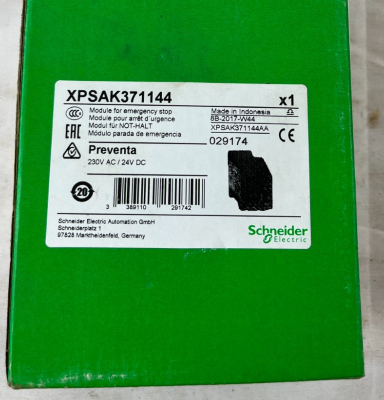 Schneider Electric XPSAK371144 Preventa Safety Relay Module XPS-AK 230VAC 24VDC