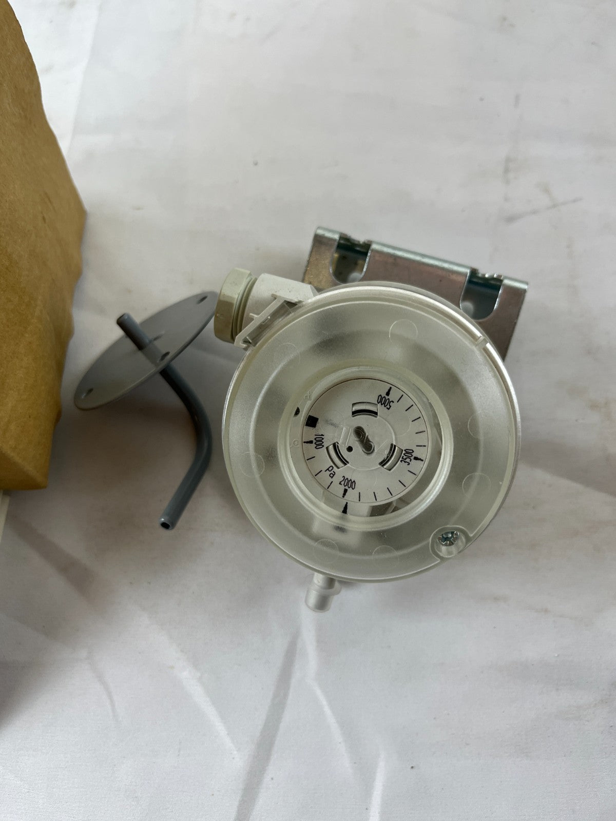 Huba Control 604.9510000 Differential Pressure Switch 1000-5000Pa New Spare
