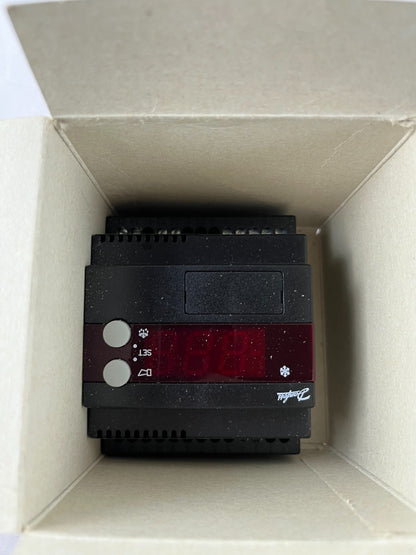 Danfoss EKC 301 Temperature Controller 084B7033 NEW 230V AKS 12 Refrigeration
