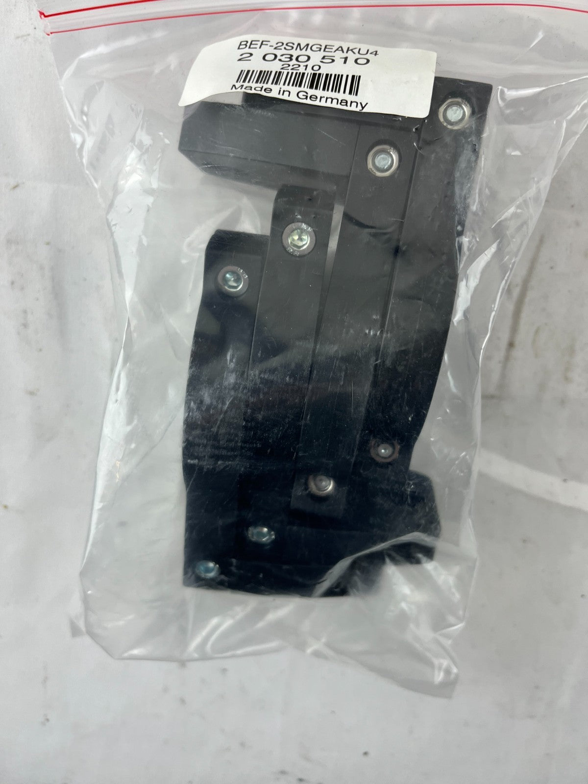 SICK BEF-2SMGEAKU4 Mounting Bracket Kit 2030510 Rotatable Swivel 4pc Germany NEW