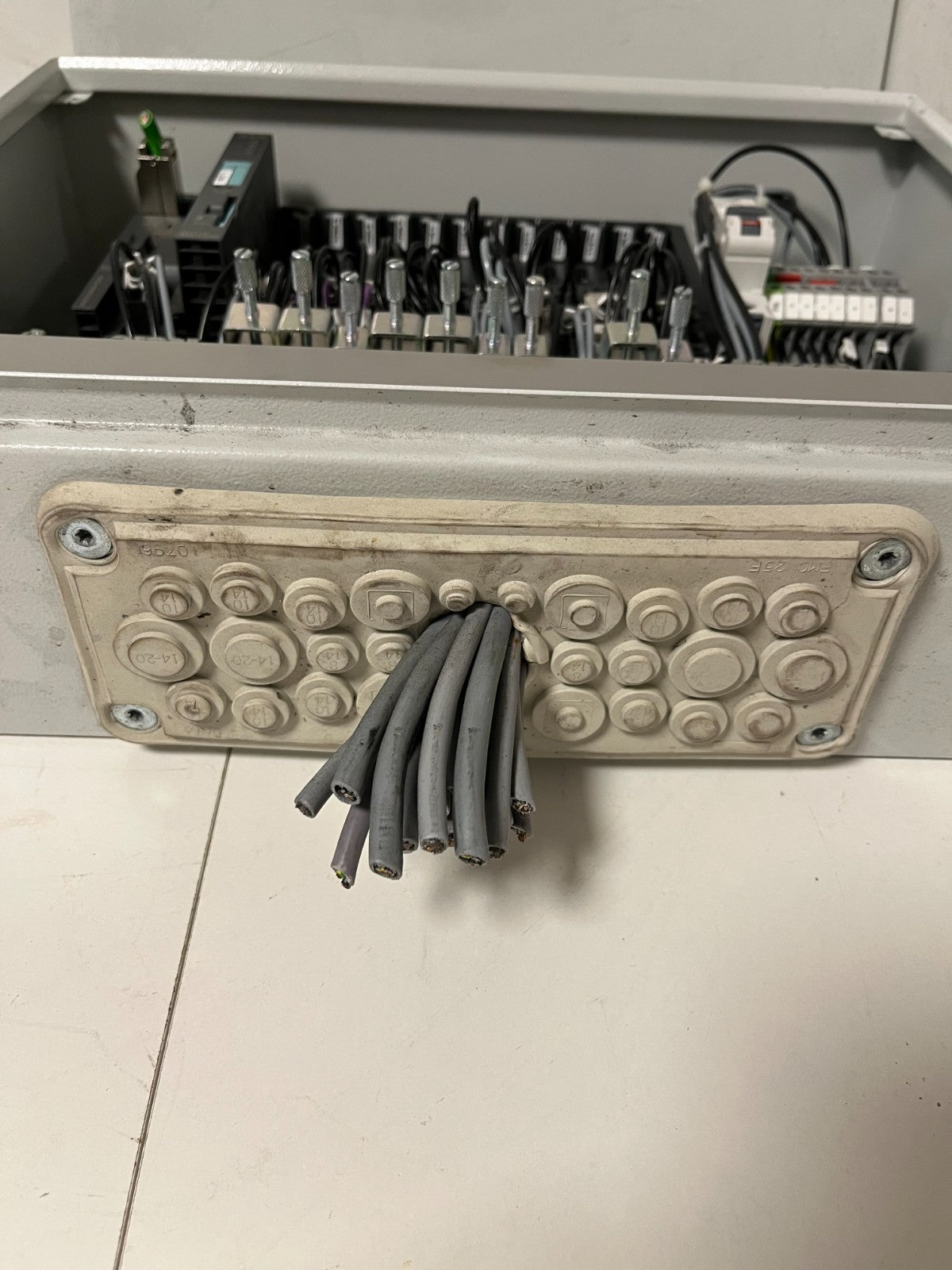 Siemens ET200S Panel IM161-3 PN High Feature Profinet IO w/ Terminal Blocks Only