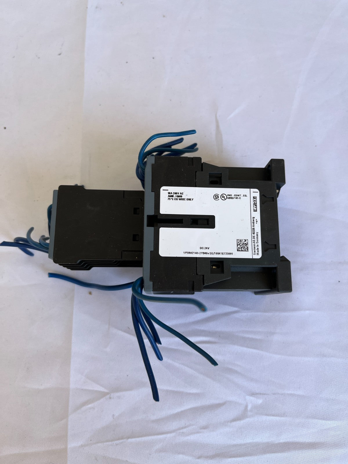 Siemens 3RH2140-2FB40 Contactor Relay 4NO 24V DC Coil With Pre-Wiring Used