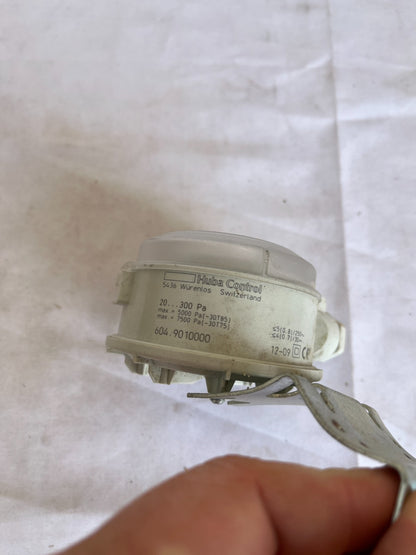 Huba Control 604.9010000 Differential Pressure Switch 20-300Pa Used Spare Unit