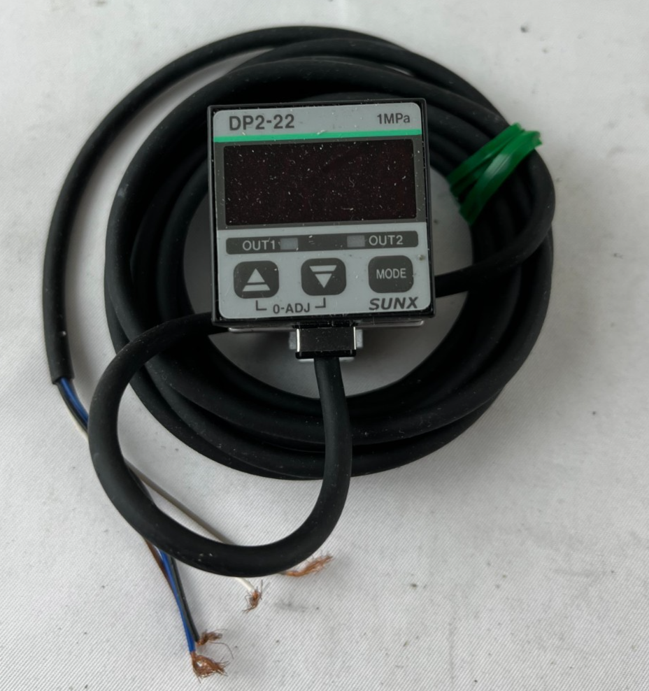 Panasonic SUNX DP2-22 Digital Pressure Switch 1MPa Analog Out 24VDC NEW Japan