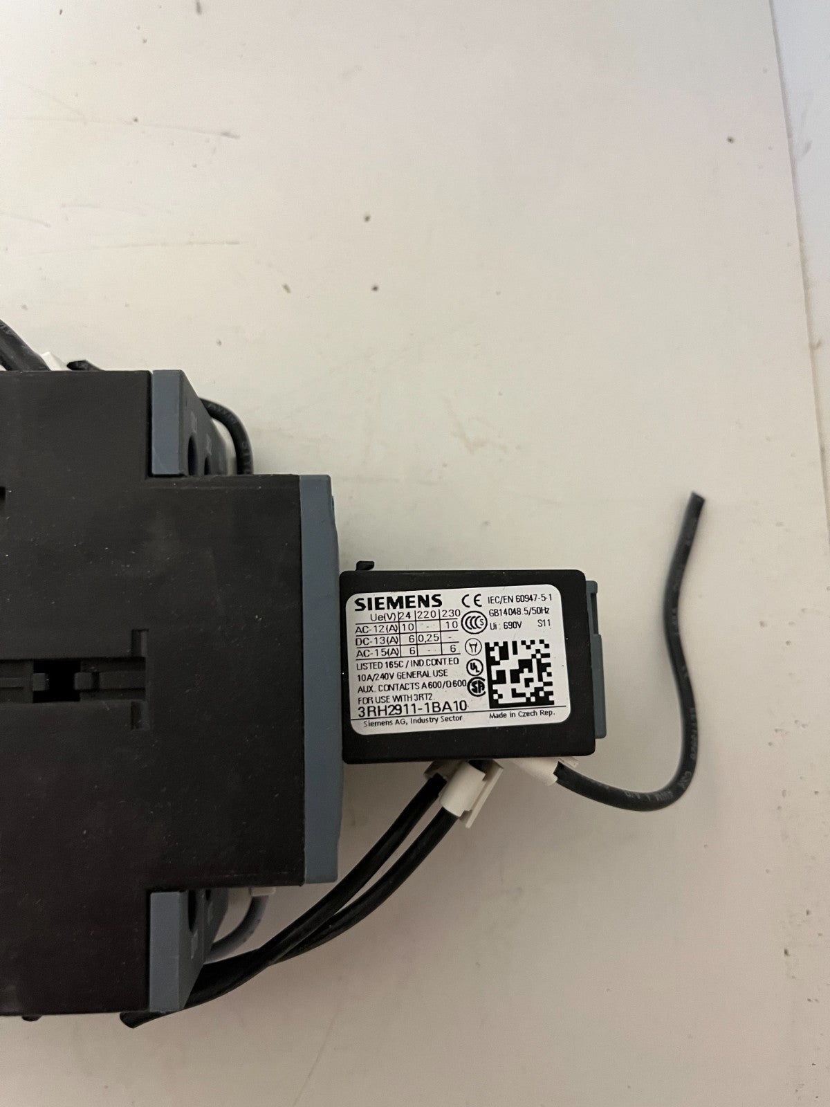 Siemens SIRIUS 3RH2911-1BA10 Contactor Assembly 24V DC Aux Module Used Spare