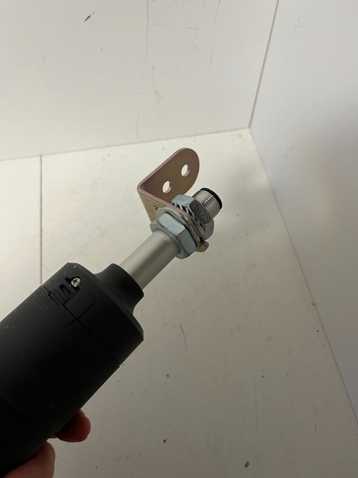 Schneider Electric Actuator Used Working w/ Mounting Bracket - Tested