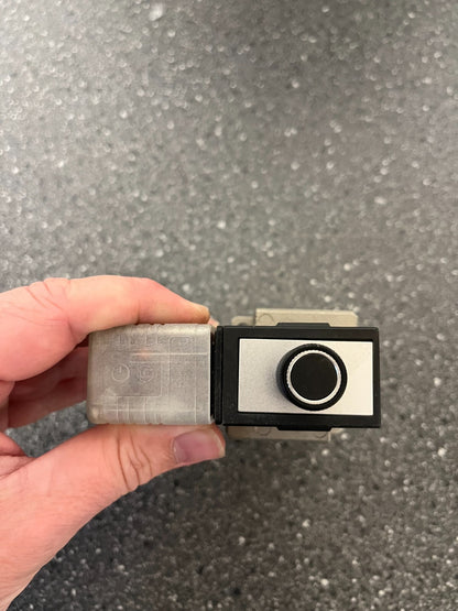 New SMC EVT317-5DZ-02F-Q Pneumatic Solenoid Valve 24VDC, 0-0.9MPa, Made in Japan