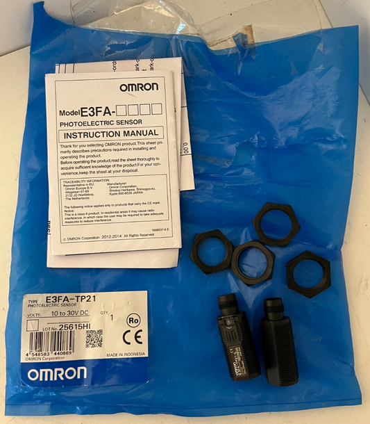 Omron E3FB-DP22 Photoelectric Sensor 10-30VDC M18 New w/ Manual & Mounts