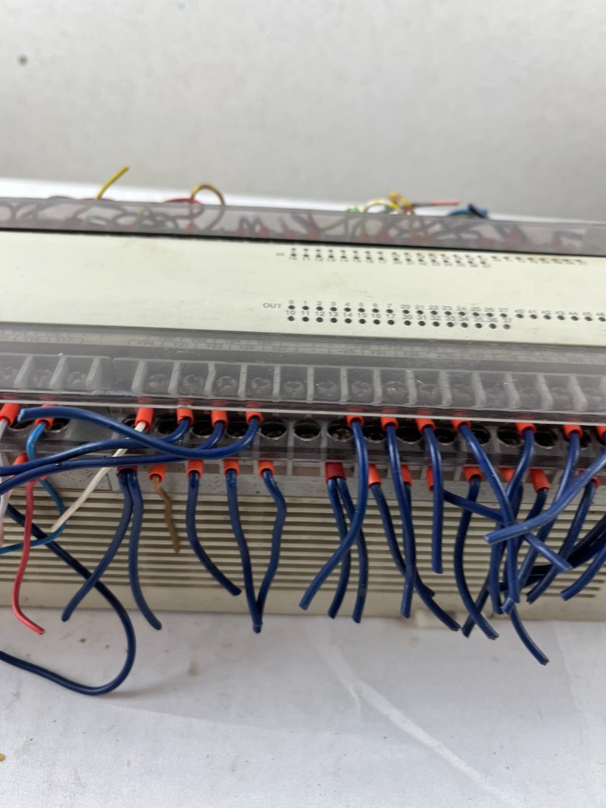 Mitsubishi MELSEC FX2N-80MT-ESS/UL PLC 80 I/O Transistor Unit 100–240VAC Used