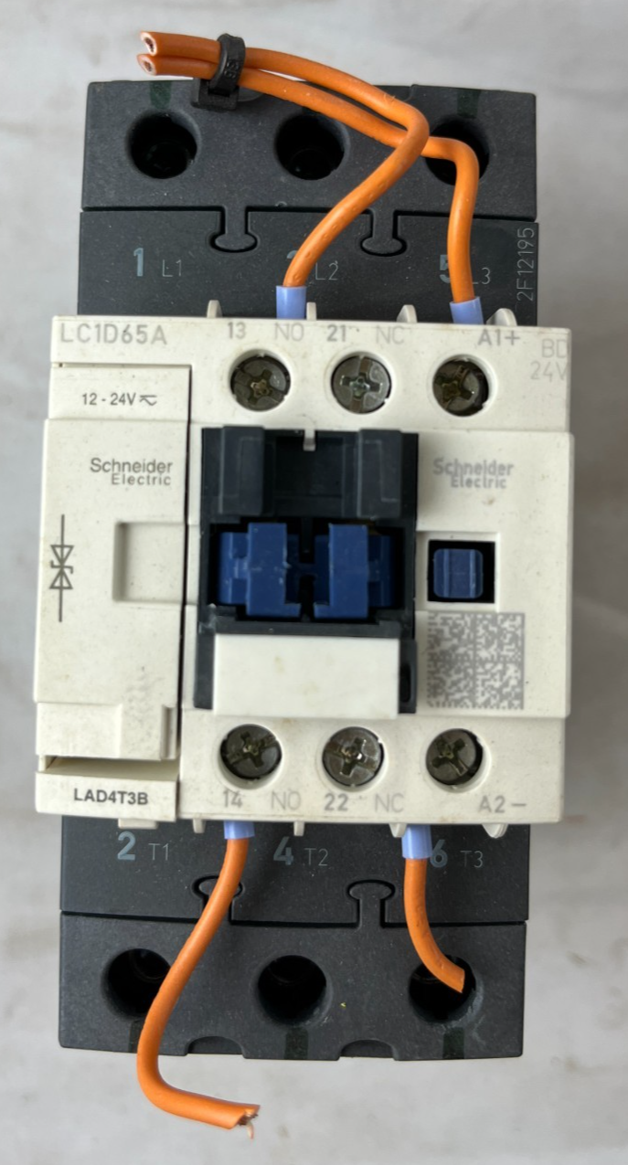Schneider LC1D65A TeSys Contactor 80A 24V DC Coil Used Spare Unit
