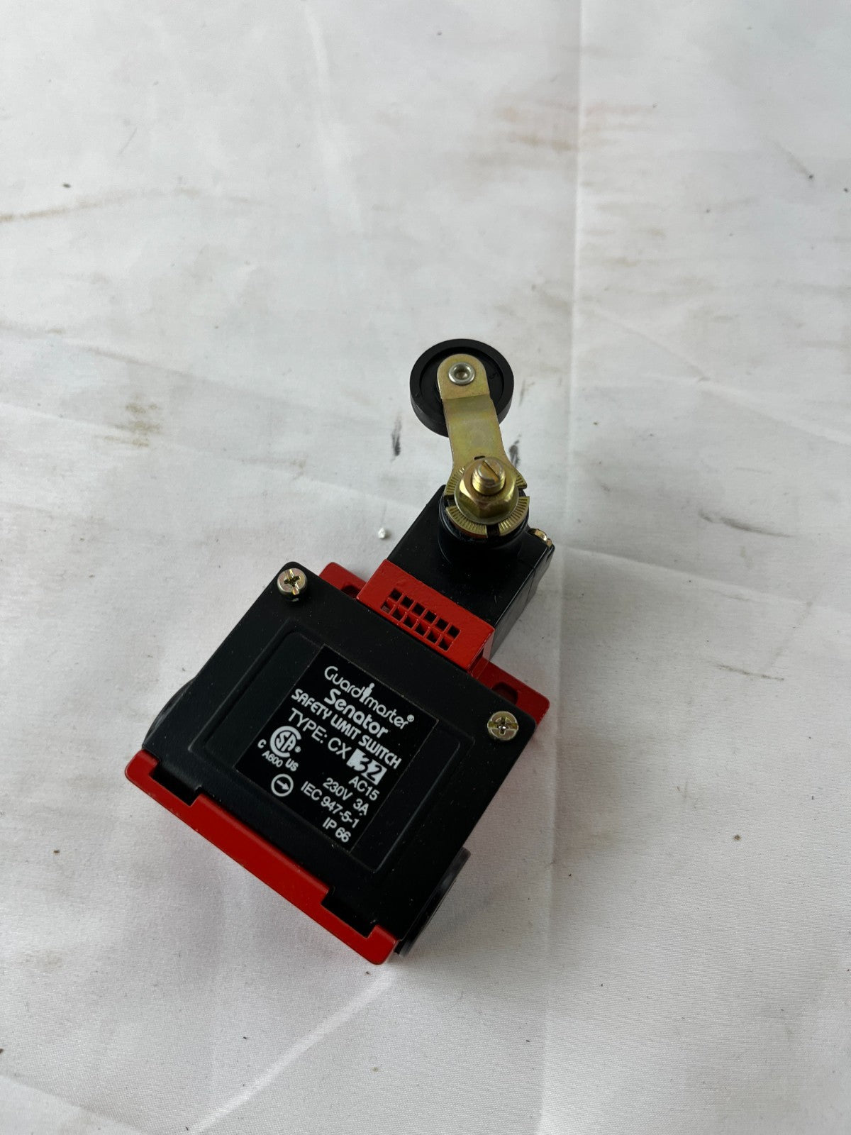 Guardmaster Senator CXB2 Safety Limit Switch Roller Lever IP66 New NOS Spare