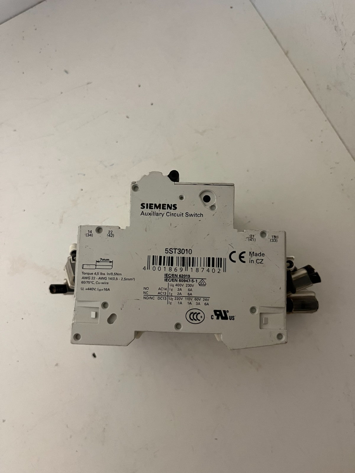 Siemens 5SY43 C32 3-Pole MCB 32A 400V w/ 5ST3010 Aux Switch Used Spare Unit