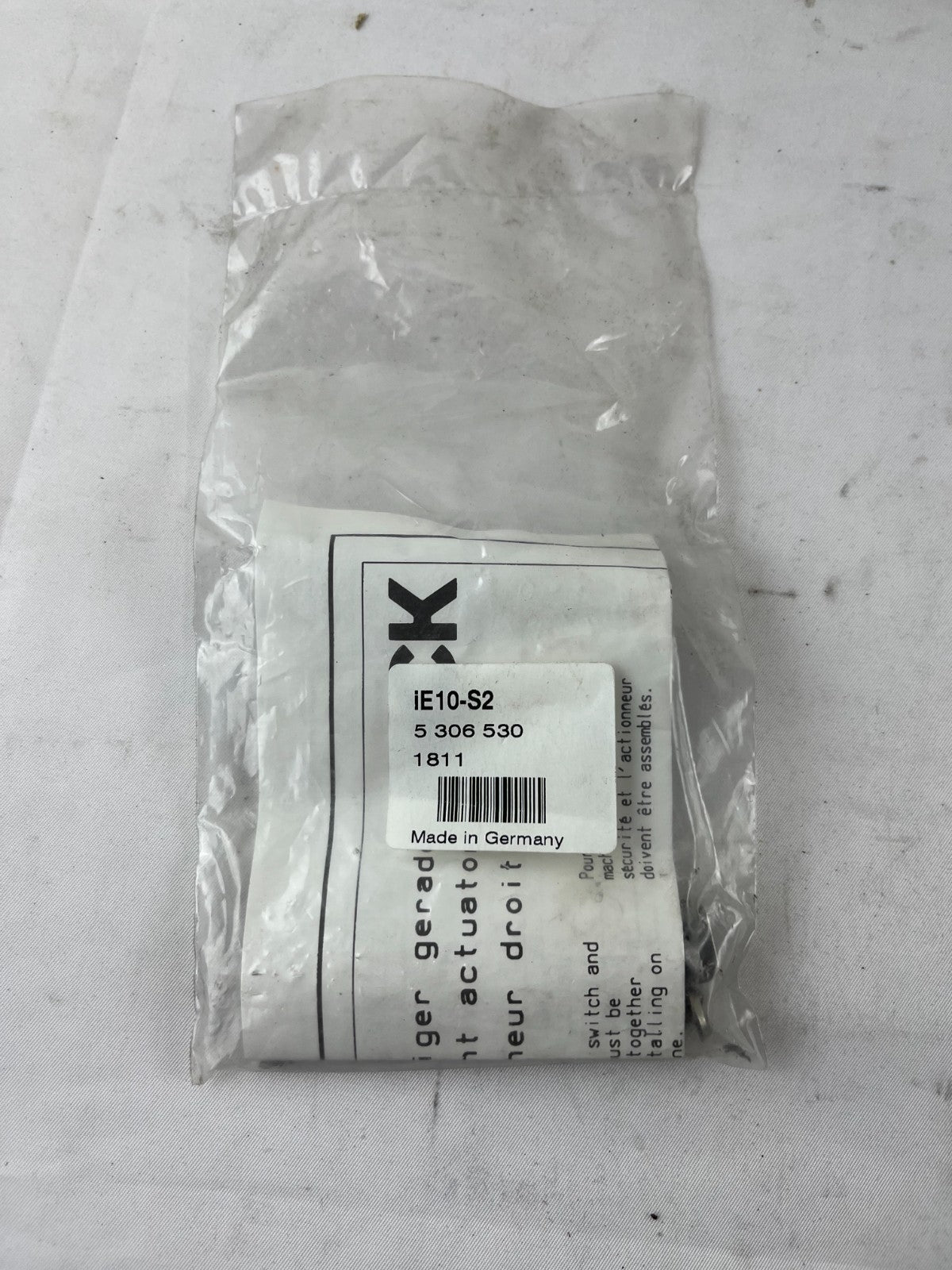 Sick iE10-S2 Safety Actuator 5306530 Straight Interlock Switch i10 Lock New