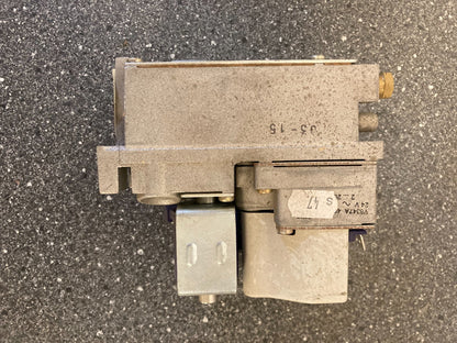 Honeywell Gas Valve VR8700A 4004 1  Boiler Replacement Part Baxi or Worchester