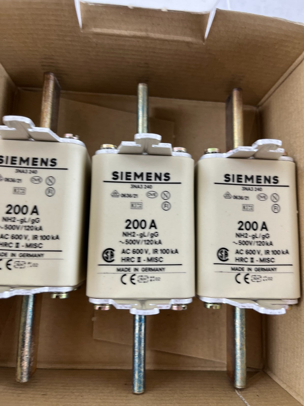 Siemens 3NA3 240 NH2 200A 500V gG LV HRC Fuse Links Box of 3 New Spare
