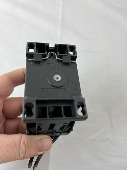 Siemens Sirius 3RT2016-2FB41 Contactor 24VDC 9A 4kW Used Working Spare Unit