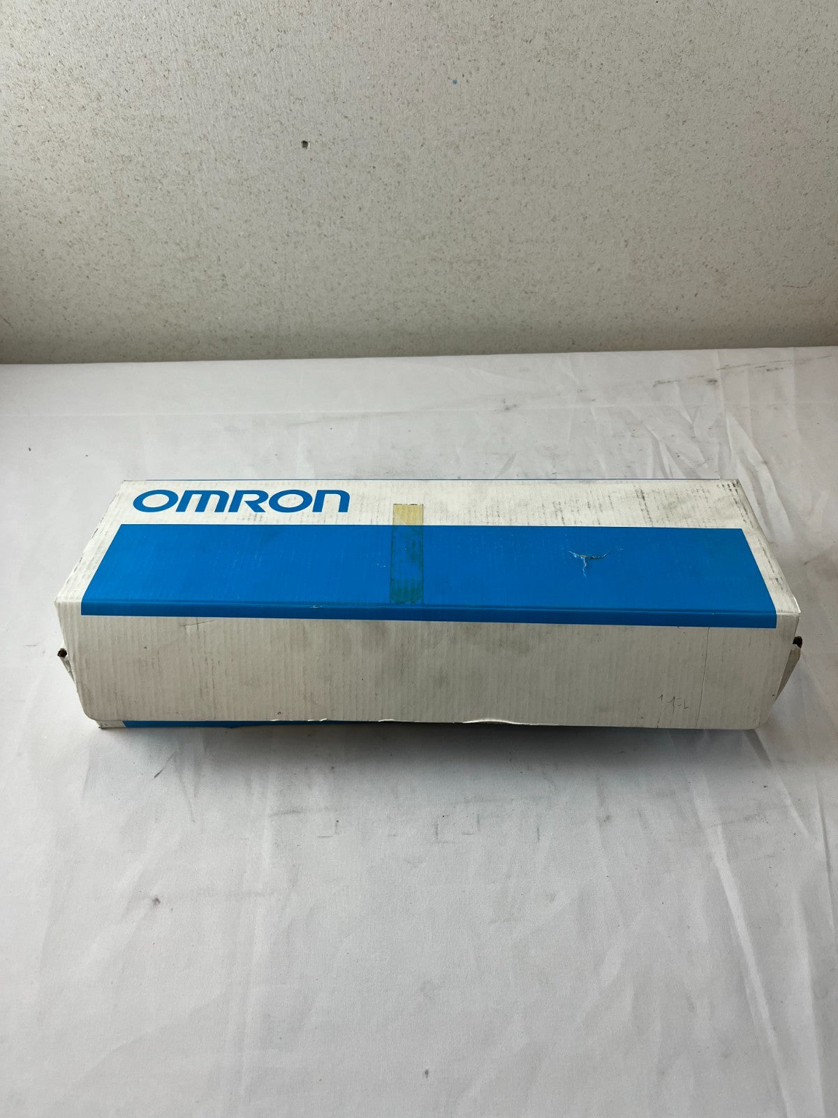 Omron PYF08A-E Relay Socket 8 Pin DIN Rail 40+ pcs New Bulk Bundle Spare Units