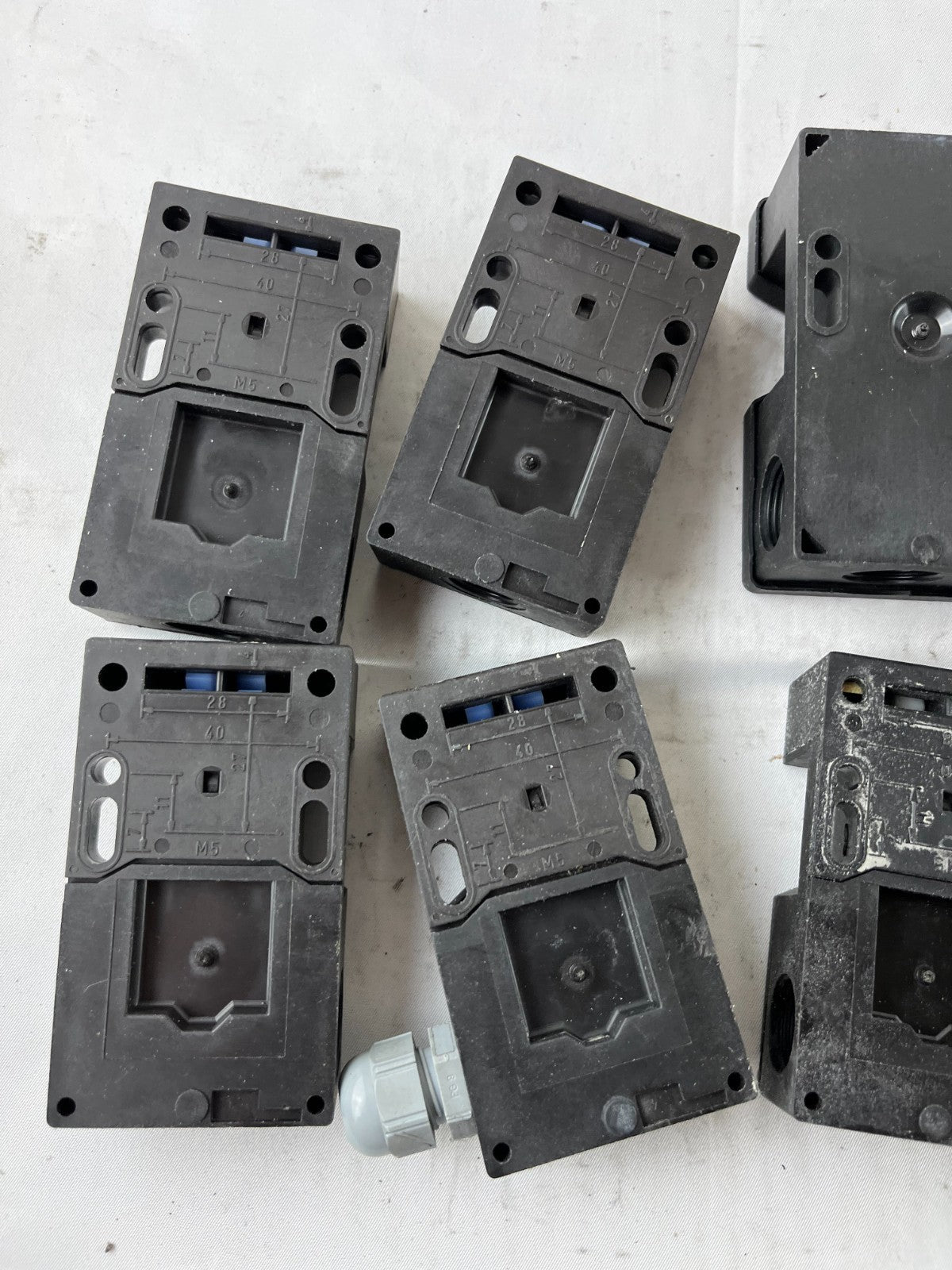 Schmersal AZ16 Safety Interlock Switch Lot 9pcs AZ16-02zvrk M16 IP67 Used Spares